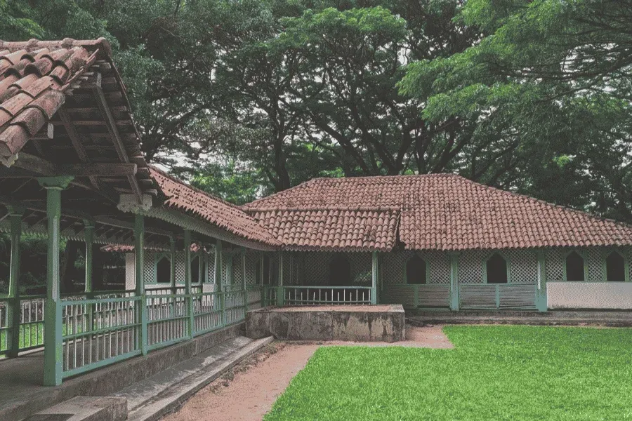 Maduwanwela Walawwa colonial mansion near Deniyaya